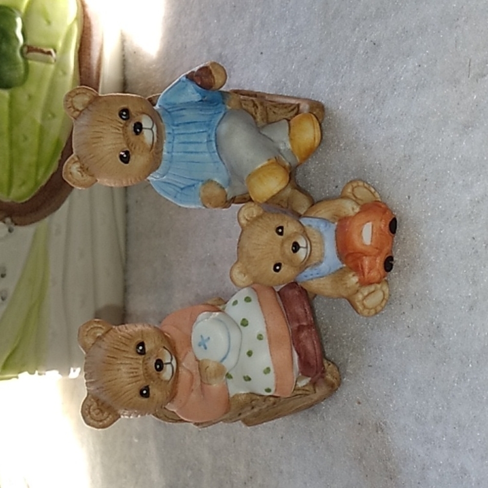 Vintage 1980s Homco Home Interiors bear family